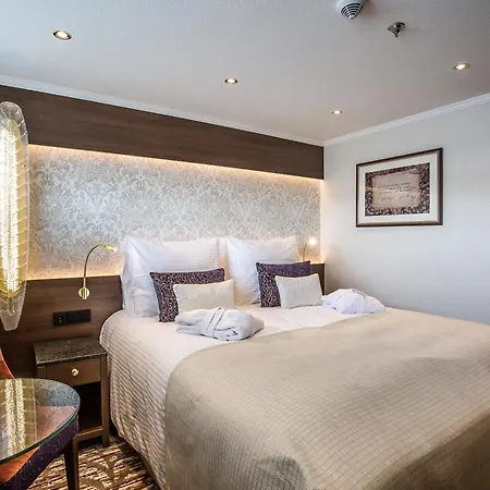 Hotel Hotelship Ms Oscar Wilde