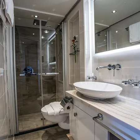 Hotel Hotelship Ms Oscar Wilde 4*