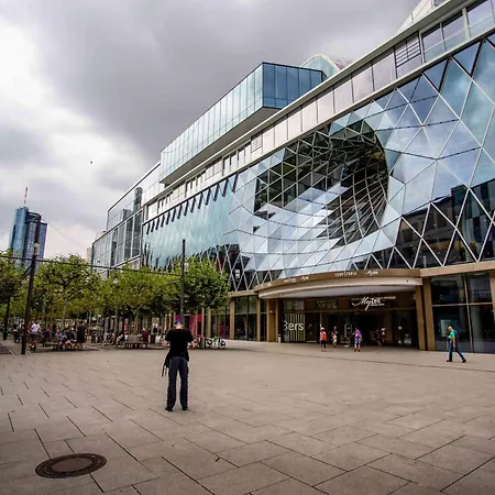 Ξενοδοχείο Hotelship Ms Oscar Wilde 4*